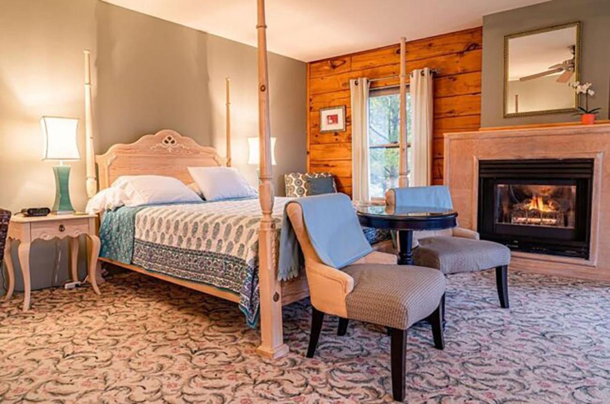 Point Au Roche Lodge Plattsburgh Eksteriør billede